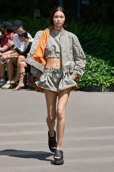 Look 47